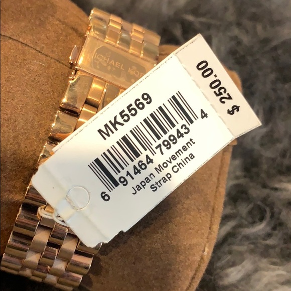 Michael Kors Rosegold Brand New Watch - Picture 3 of 8